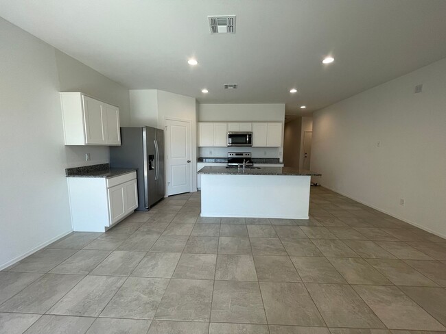 Building Photo - Beautiful new community Single family home...