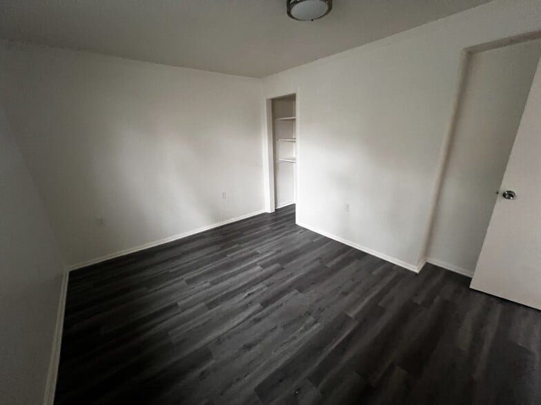 Building Photo - 1291 E 6200 S