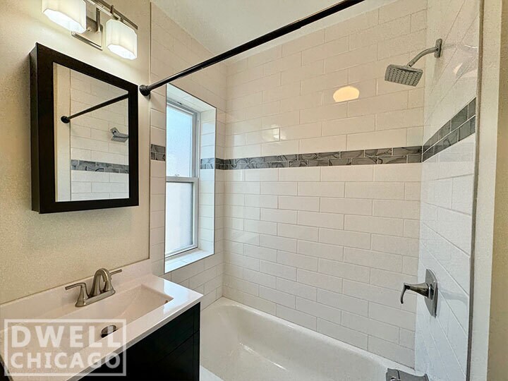 Building Photo - 2125 W Giddings St