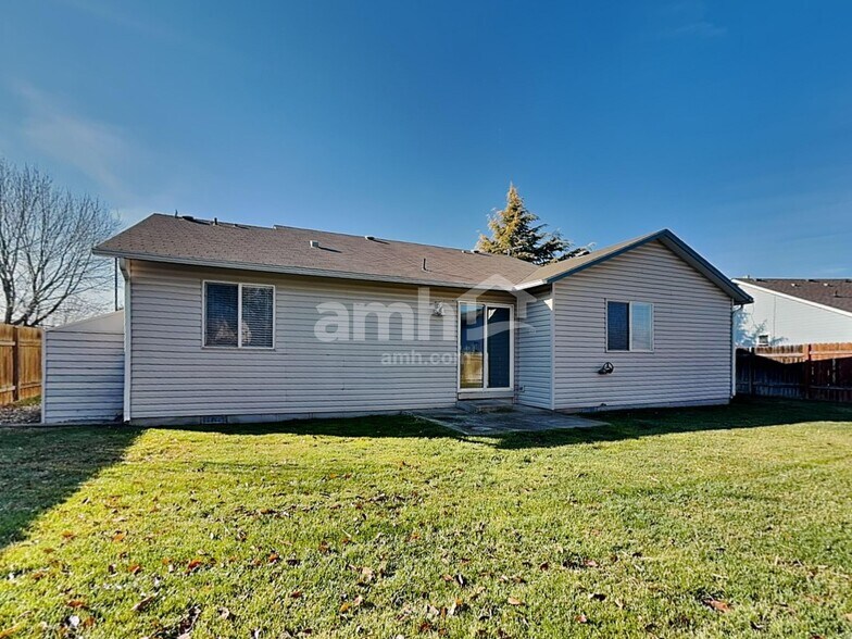 Building Photo - 12556 W Lewisburg Dr