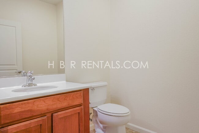 Building Photo - Cambridge Place - Charming 3-Bedroom with ...
