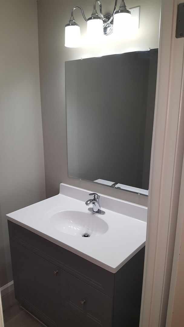 Building Photo - Charming 3 Bedroom Single-Family Home with Private Yard