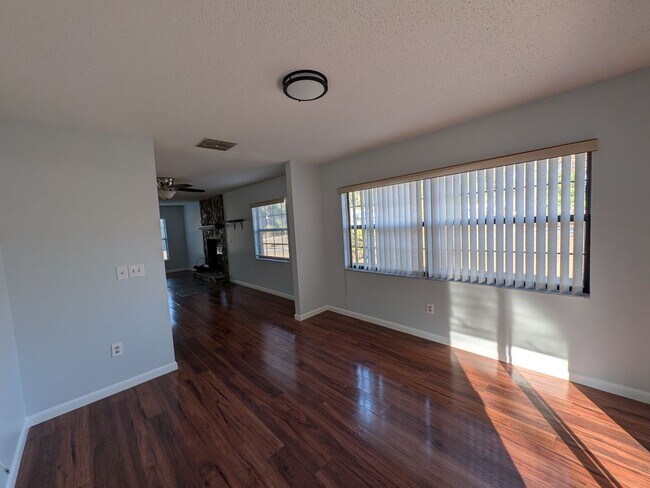 Building Photo - Wonderful 3/2/2 Corner Lot Near Golf Course In Citrus Springs