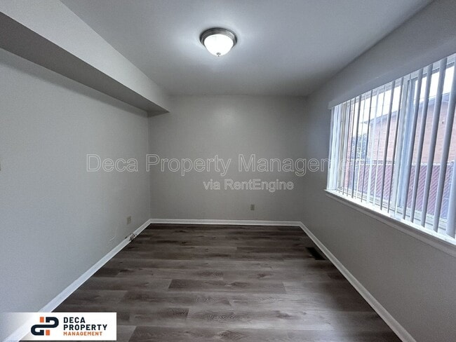 Building Photo - 446 Olian Dr