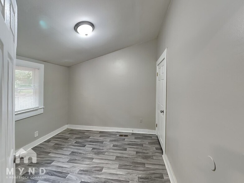 Building Photo - 1161 Indale Pl SW