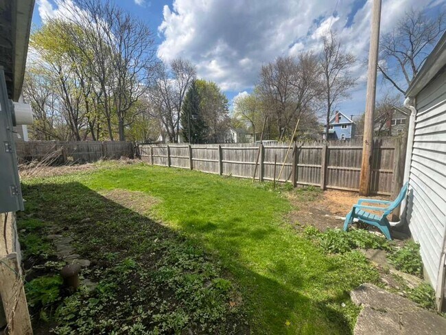 Building Photo - 510 N Albany St