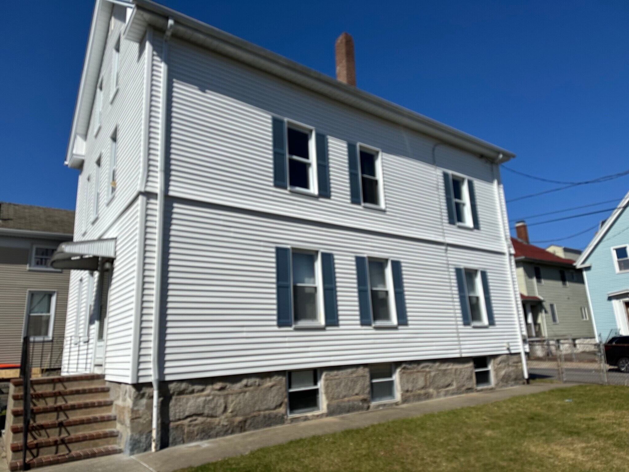 Building Photo - 136 Campbell St