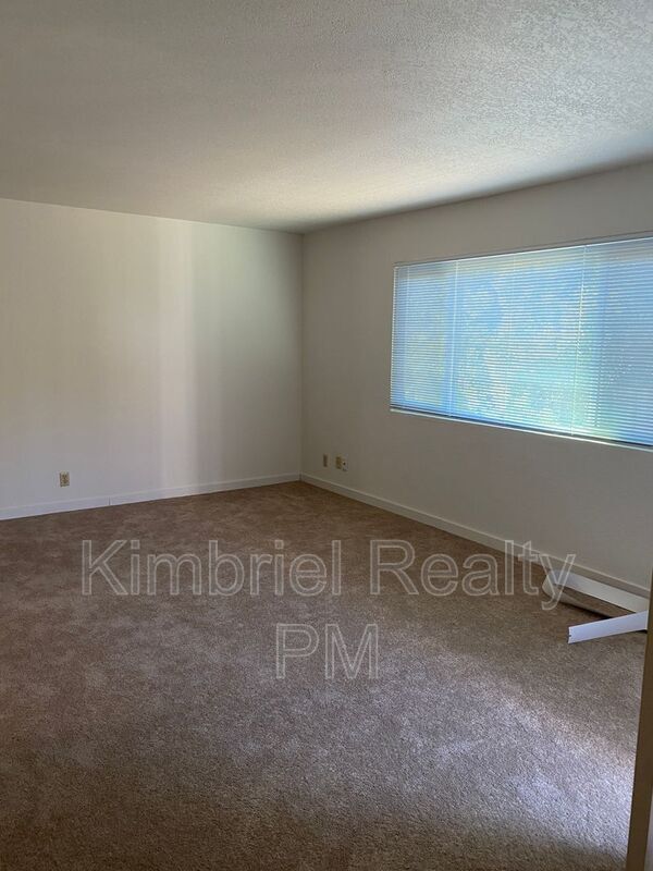 Building Photo - 2928 Stanford Ln