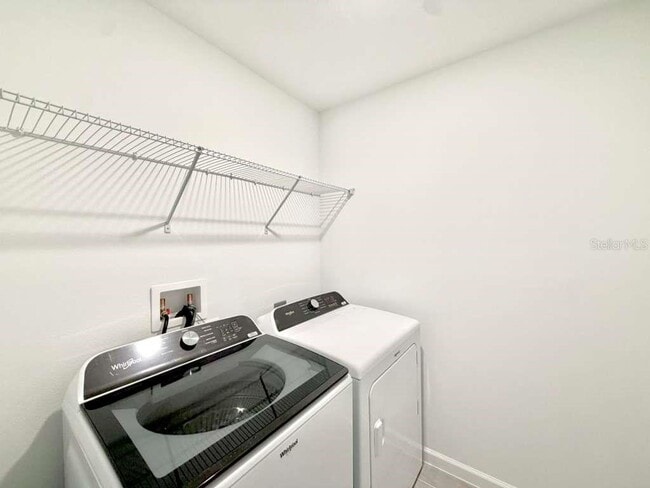 Building Photo - 1866 Falconhurst Ln