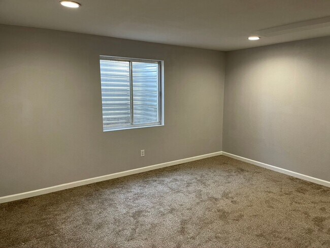 Building Photo - 5675 S Jebel Way