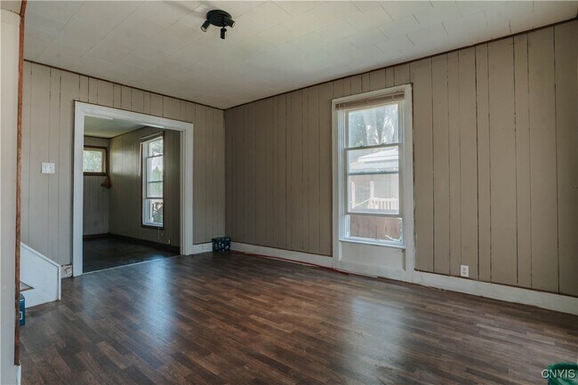 Building Photo - 38 Elm St