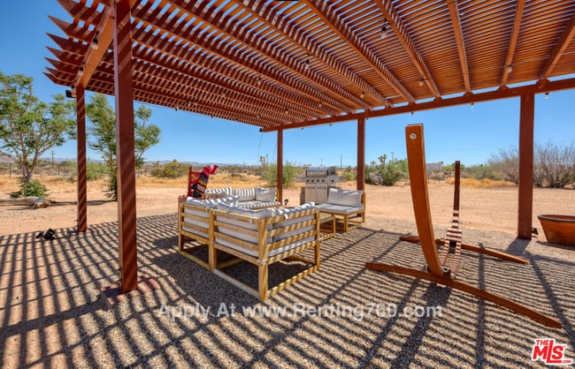 Building Photo - Updated 3 Bed 2 Bath Home on 2.5 Fenced In Acres with paid SOLAR PANELS!!