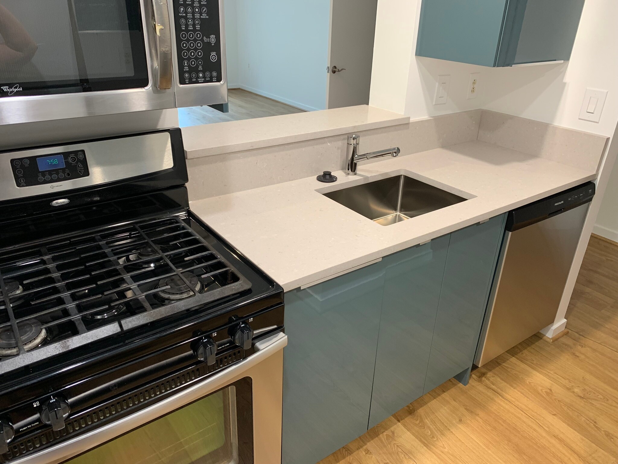 Building Photo - 4 Canal Park