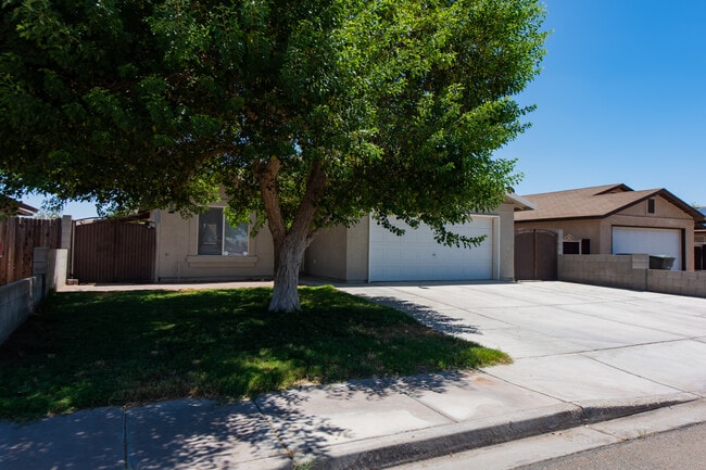 Building Photo - 8845 E 38th Pl