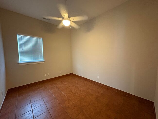 Building Photo - 8612 Eagle Rock Ave NE