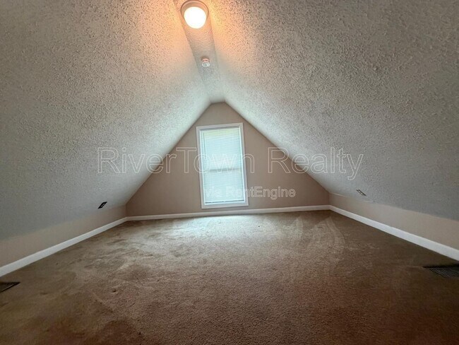 Building Photo - 5303 Sunray Dr