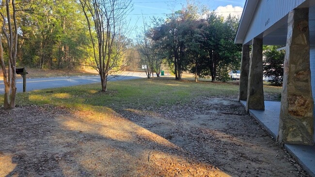 Building Photo - BEAUTIFUL 3 BEDROOM 1 BATH HOME