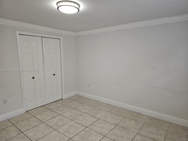 Building Photo - 651 SW 66th Ave
