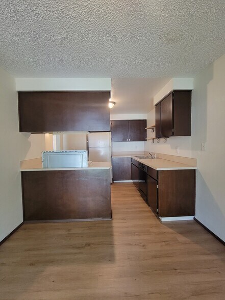 Kitchen - 14801 132nd Ave E