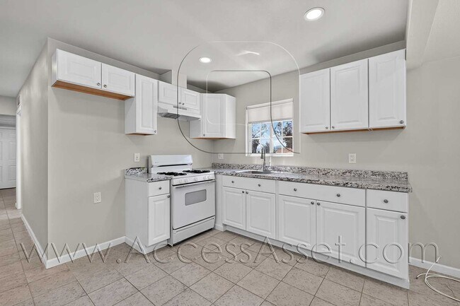Building Photo - 23963 Lodge Dr