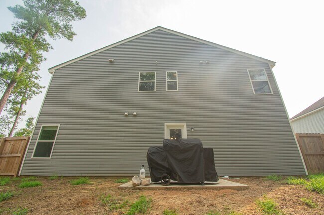 Building Photo - Coming Soon! 4 Bedroom 3 Bathroom- Dogs Okay!