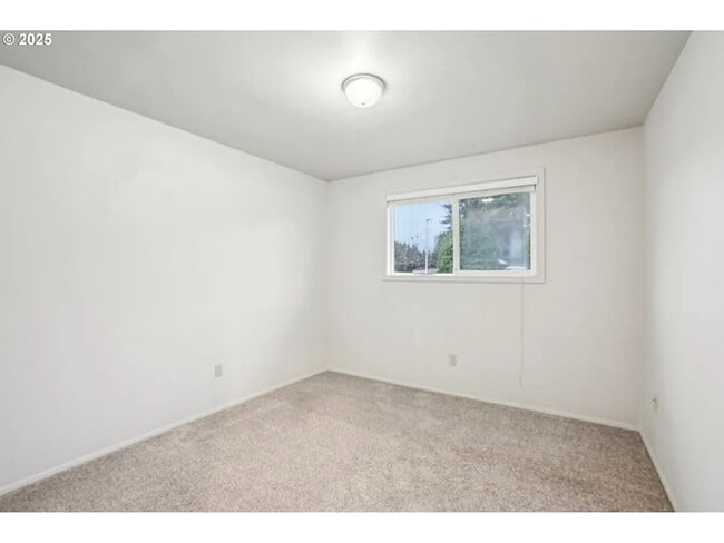 Building Photo - 2313 NE 156th Ave