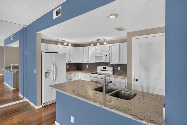 Building Photo - 29 Aledo Ct