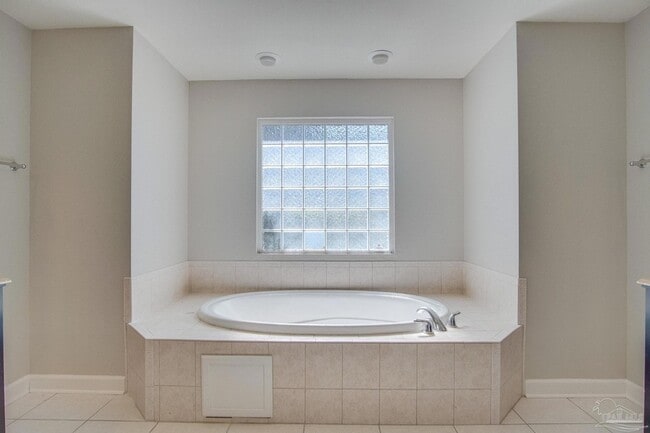 Building Photo - 3569 S Hampton Way