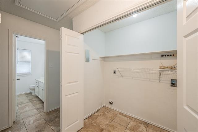 Building Photo - 808 Blessing Creek Dr