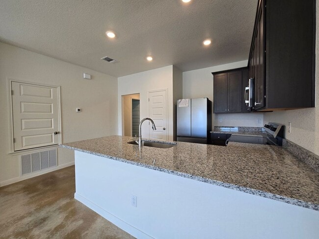Building Photo - 908 Cherry Laurel Ln