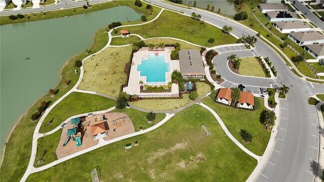 Building Photo - Conservation view, no Rear neighbors Single family house in Davenport!