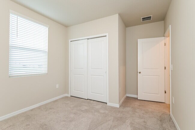 Building Photo - 1130 Oak Vly Dr