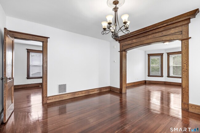 Building Photo - 66 Brownell St