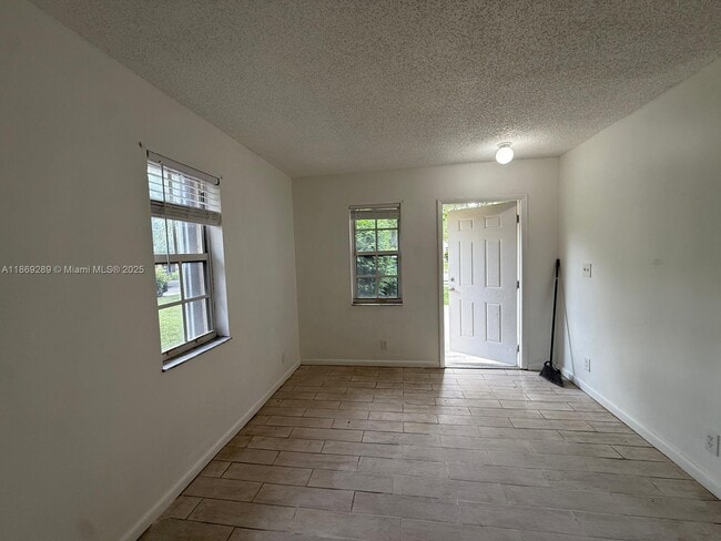 Building Photo - 1592 NW 7th Terrace