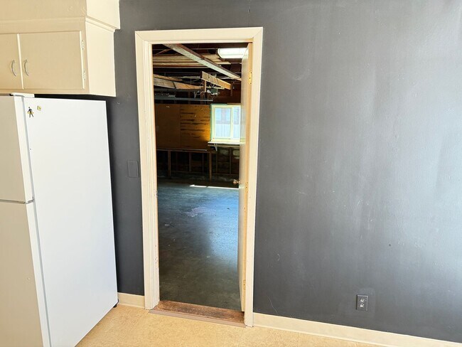Building Photo - 1670 Escalante St