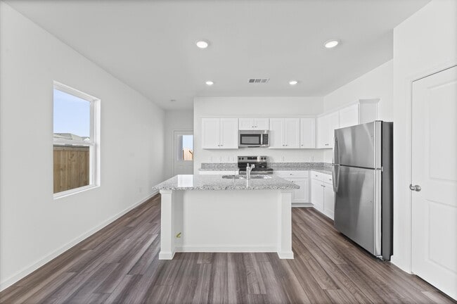 Building Photo - 8742 Vacek Xing Wy