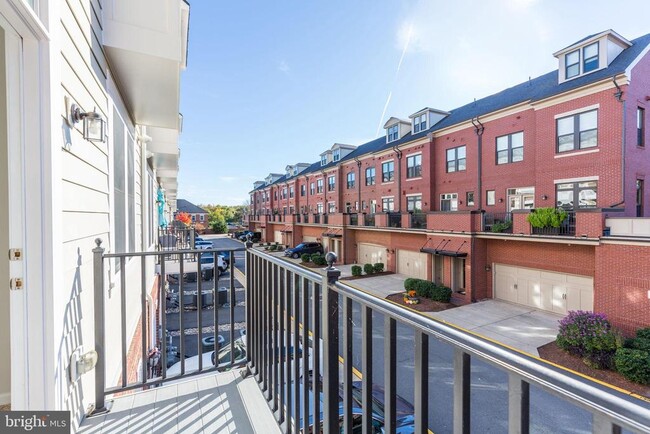 Building Photo - 451 Kornblau Terrace SE
