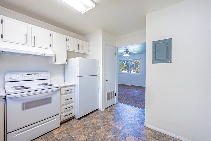 Building Photo - 489 S 450 E