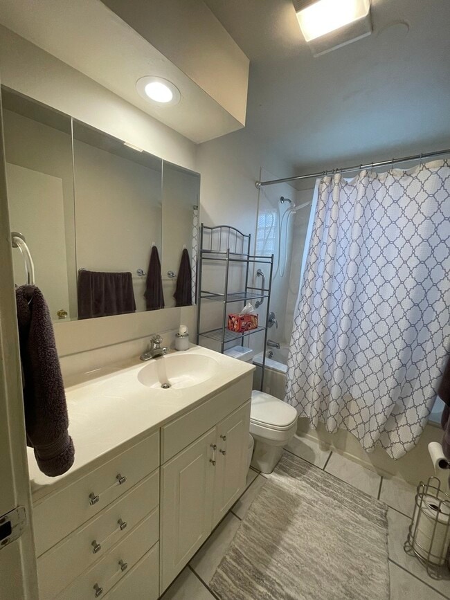 Building Photo - 8326 Christiana Ave