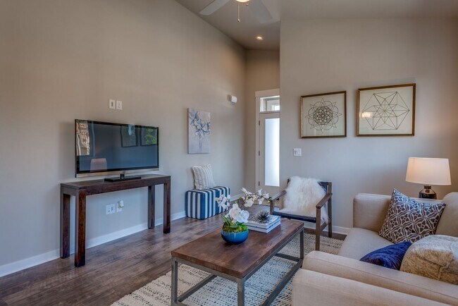 Building Photo - Pahlisch Home 2 Bedroom Duplex in the Luderman Crossing Community - PENDING APPLICATION