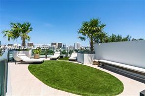 Building Photo - 9901 W Bay Harbor Dr