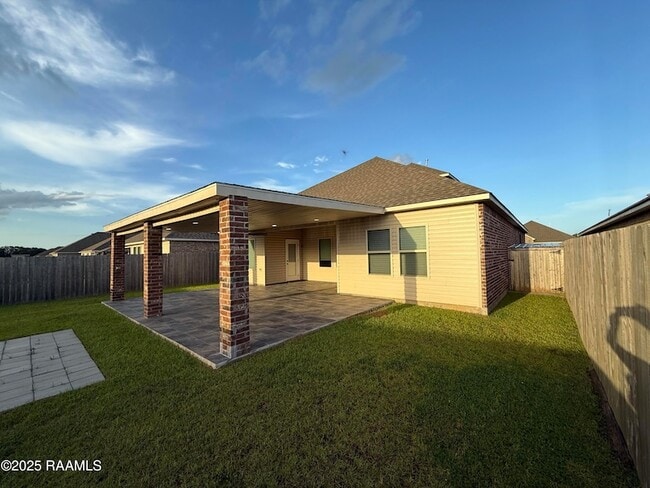 Building Photo - 200 Broussard Hl Dr
