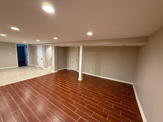 Building Photo - REMODELED 4-BEDROOM HOME W/FENCED YARD