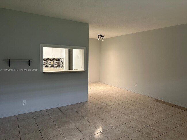 Building Photo - 2916 Funston St