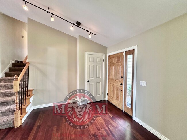 Building Photo - 4 Bed 3.5 Bath Beautiful Home In Sandy