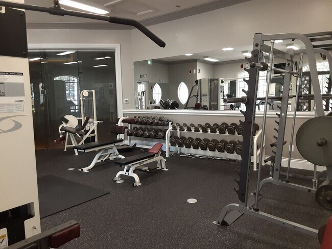 Building Photo - Annual unfurnished 2/2 condo in luxury development near Legacy Trail and Siesta Key.