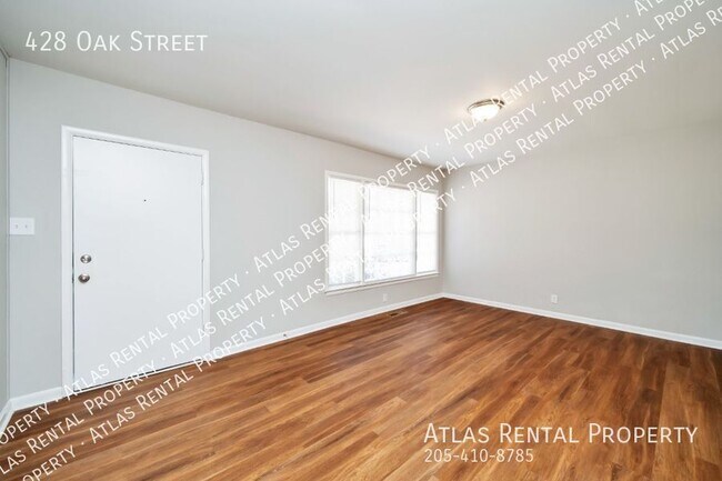 Building Photo - 428 Oak St