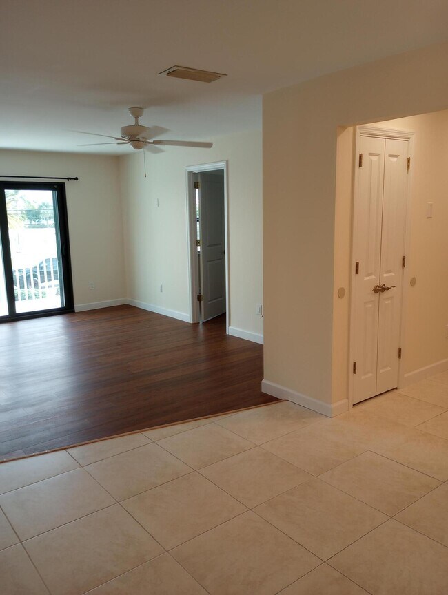 Building Photo - 950 S Kanner Hwy