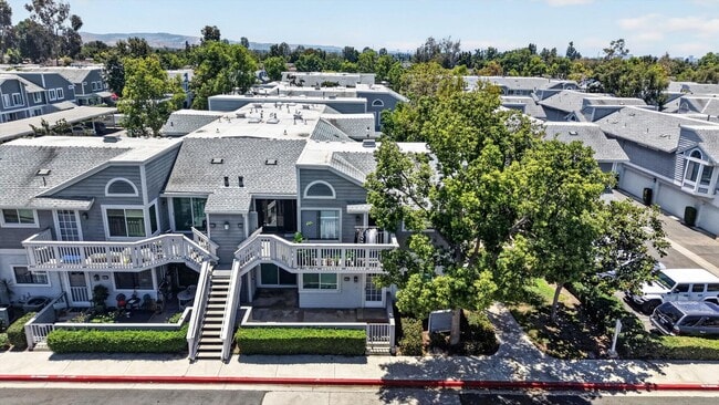 Building Photo - Spacious 2 Bed, 2 Bath Condo in Desirable Northwood