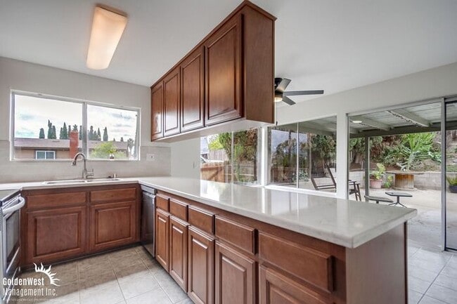 Building Photo - Charming 4Bdm 2Ba Home and Private Patio i...